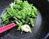 カニカマと大根の葉の炒め物作り方2写真