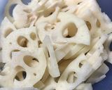 蓮根とスナップエンドウのおかずサラダ♪作り方1写真