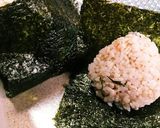 ☆簡単弁当☆梅しそおかかのもち麦おにぎり作り方6写真