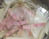 聖護院大根とベーコンのお味噌汁⭐︎作り方1写真