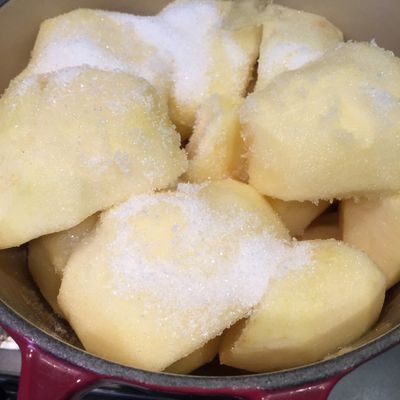 ル・クルーゼで簡単タルト・タタン by ☆kopanda☆ 【クックパッド