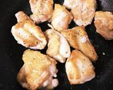 ボリューム満点！さつまいもと鶏の甘辛炒め作り方4写真