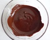 材料2個で　ピーチが溶け出るチョコレート作り方2写真
