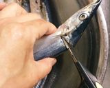 キッチンばさみで簡単！さんまのさばき方作り方1写真