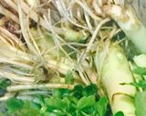 食育☆郷土料理 東北☆鶏肉で芹セリ鍋作り方1写真
