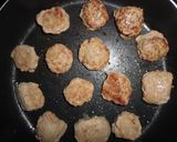 出かける日のボリューム肉団子作り方4写真