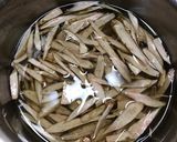 【作り置き】細切り肉入りきんぴらごぼう作り方1写真
