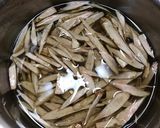 【作り置き】豚肉入りきんぴらごぼう作り方1写真
