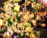蕪の葉と茄子の肉胡麻味噌炒め♡作り方3写真