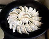 【 シャキシャキ蓮根とネギの餃子♪ 】作り方5写真