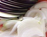 簡単な茄子と鶏肉のトマトソースパスタ作り方1写真