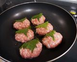 梅としその柏餅風ハンバーグ作り方5写真