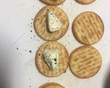リッツとクリームチーズの生ハム巻きフライ作り方1写真