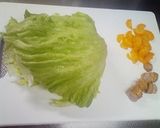 あったか♪レタスのチーズコンソメスープ作り方1写真