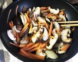 椎茸、人参、玉ねぎのすりごま炒め作り方2写真