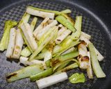 簡単副菜！小松菜と焼き竹輪のピリ辛和え作り方3写真