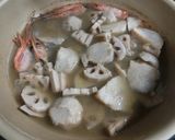 小芋（赤いも）と蓮根の海老だし鍋　醤油味作り方14写真