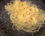餃子と赤白緑野菜たっぷりＷ味噌ラーメン作り方15写真