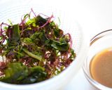 ゆで鶏と海藻の玉ねぎ和風サラダ作り方1写真