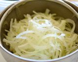 ゆで鶏と海藻の玉ねぎ和風サラダ作り方2写真