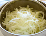 ゆで鶏と海藻の玉ねぎ和風サラダ作り方2写真