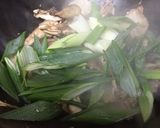 簡単!葉玉ねぎ牛肉、舞茸のオイスター炒め作り方3写真