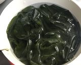 新たまねぎと生わかめのヘルシーサラダ作り方1写真