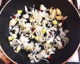 簡単リメイク♡旨辛名古屋めし！台湾カレー作り方4写真