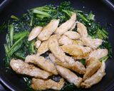 超速！プルプルむね肉と山盛り青菜炒め作り方6写真