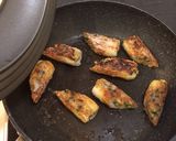 餃子のタネをリメイク♪ちくわの肉詰め作り方4写真
