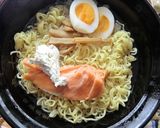 塩ラーメン+ナチュラルチーズ+焼き鮭作り方3写真