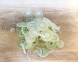 簡単！ワカメと豆腐のお味噌汁★夫の料理作り方9写真