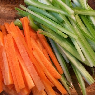 セロリとにんじんのきんぴら by 野菜ソムリエmiwa 【クックパッド