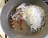 しらたきでピリっとやみつき一品おかず♪作り方1写真