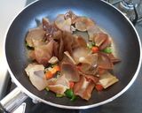 簡単★生きくらげのごま風味炒め✿作り方5写真