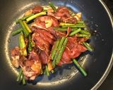 豚肉、ニンニクの芽、新玉ねぎの辛味噌炒め作り方3写真