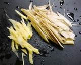 簡単！生姜とごぼうの味噌汁作り方1写真