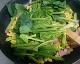 ベーコンとコーンでほうれん草バターソテー作り方4写真