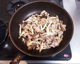 簡単！男飯！しめじの和風豚生姜焼きパスタ作り方3写真