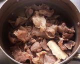 牛すじ肉でビーフシチュー作り方1写真