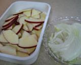 紅玉と豚しゃぶで　＊カレー味の豚りんご＊作り方2写真