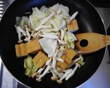 めんつゆで！厚揚げと白菜のピリ辛炒め作り方2写真