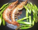 ワインに♡アスパラと海老の簡単バター炒め作り方1写真