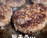 簡単プロの味！肉汁MAXハンバーグの秘密作り方13写真