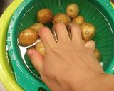 丸ごと新じゃがの肉巻きトマト煮作り方1写真