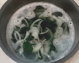 ☆玉ねぎとワカメと卵の中華スープ☆作り方4写真