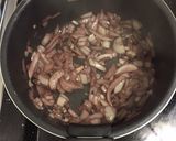 挑戦！牛肉の赤ワイン煮込み！！作り方5写真