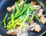 材料3つだけ　豚ニラ炒め作り方3写真