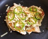 たたいて柔らか♡鶏むね肉でボリュームピザ作り方10写真