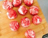 牛こまボールの赤ワイントマト煮込み作り方1写真